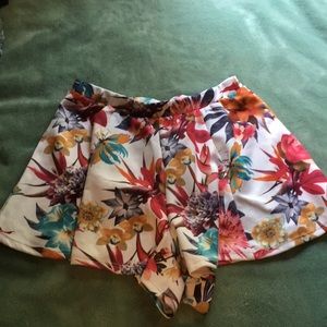 Flowy floral shorts